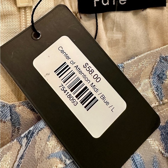 FATE, NWT, BLUE FLORAL, JACQUARD MIDI DRESS. ADJUSTABLE STRAPS. SIZE L - Picture 9 of 11